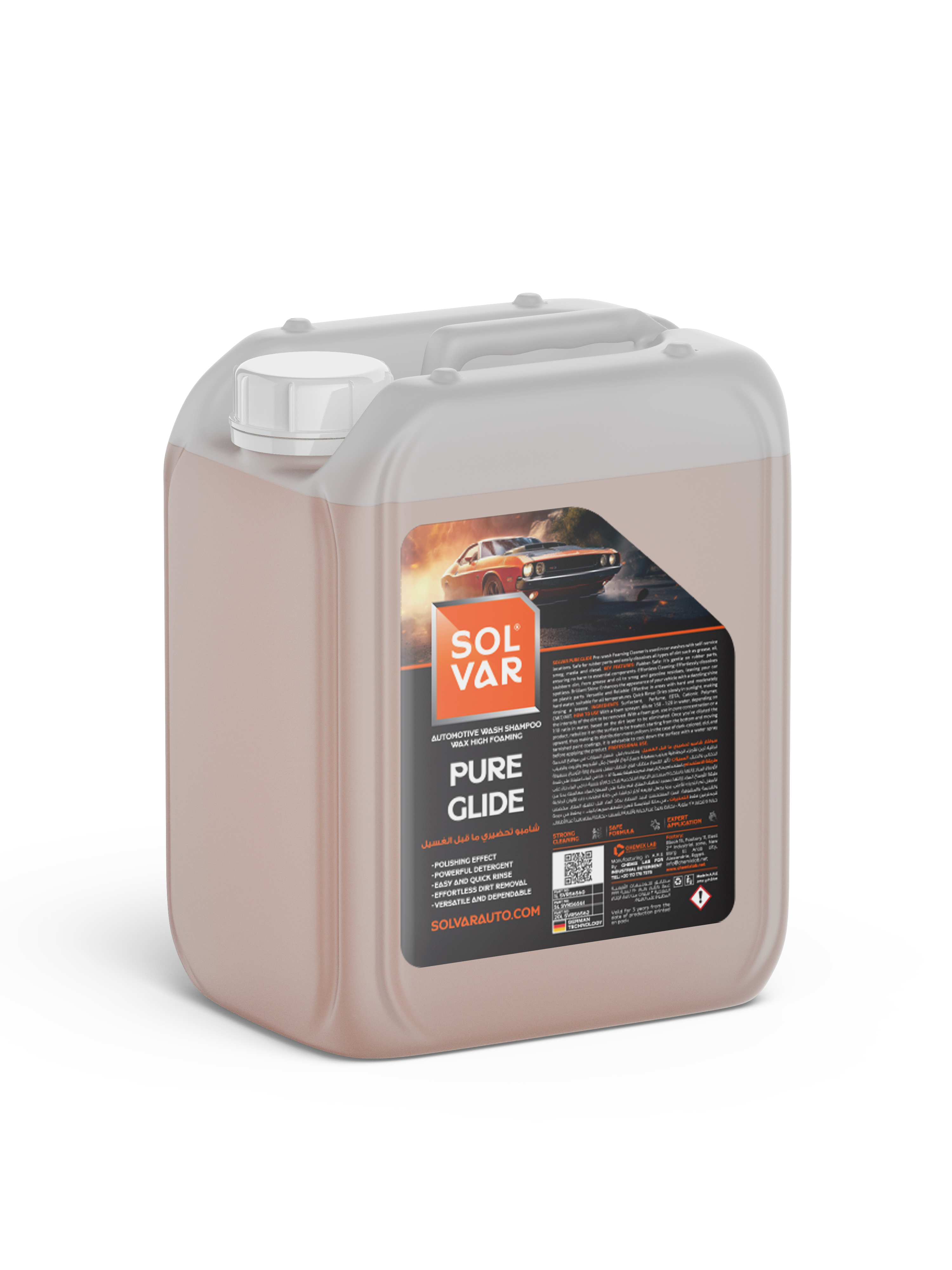 صورة منتج سولفار شامبو تحضيري ما قبل الغسيل مع رغوة كثيفة على سطح سيارة نظيفة.